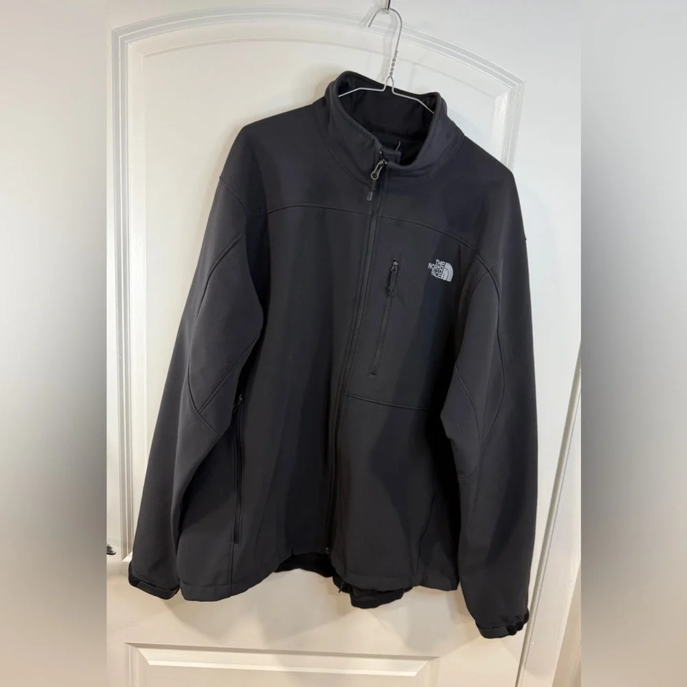 The North Face Men’s XL Black Softshell Jacket Full Zip Fleece Lined